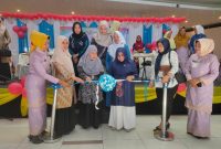 Wali Kota Tanjungpinang, Hj. Rahma, S.IP.,M.M, membuka secara resmi karnaval pawai taman kanak-kanak yang digelar Perkumpulan Kepala Sekolah Taman Kanak-kanak Kota Tanjungpinang di Tanjungpinang City Center (TCC), Kamis (8/6/2023). Foto: Diskominfo Tanjungpinang 