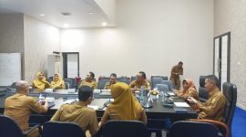 Wali kota Tanjungpinang, Hj. Rahma, S.IP.,M.M, menghadiri rapat koordinasi pengendalian inflasi tahun 2023 melalui zoom meeting bersama Kemendagri. Foto: Diskominfo Tanjungpinang 