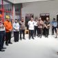 Gubernur Kepulauan Riau H. Ansar Ahmad mendampingi Menteri Hukum dan HAM RI Yasonna Laoly meninjau Lembaga Pemasyarakatan (Lapas) Narkotika Kelas IIA Tanjungpinang di Kp. Banjar KM. 18 Kijang, Bintan, Sabtu (17/6). Foto: Diskominfo Kepri 