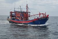 Kementerian Kelautan dan Perikanan (KKP) menangkap 1 kapal illegal fishing berbendera Malaysia pada Rabu (14/6/2023). Foto: KKP 
