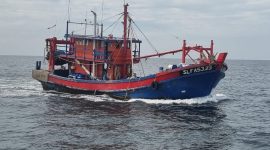 Kementerian Kelautan dan Perikanan (KKP) menangkap 1 kapal illegal fishing berbendera Malaysia pada Rabu (14/6/2023). Foto: KKP 