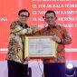 Gubernur Kepulauan Riau H. Ansar Ahmad mendampingi Menteri Hukum dan HAM RI Yasonna H Laoly menghadiri malam puncak acara Intelektual Property dan Tourism Kepulauan Riau di Gedung Daerah, Tanjungpinang, Sabtu (17/6). Foto: Diskominfo Kepri 