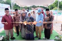 Wali Kota Tanjungpinang, Hj. Rahma, S.IP.,M.M, meresmikan gedung baru Raudhatul Athfal (RA) Al Madinah yang terletak di Jalan Merpati Batu 11, Kecamatan Tanjungpinang Timur, Sabtu (17/6/2023). Foto: Diskominfo Tanjungpinang 