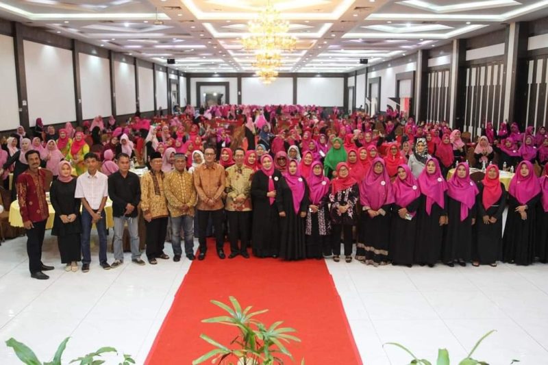 Wakil Wali Kota Batam Amsakar Achmad menghadiri pelantikan Aliansi Perempuan Peduli Indonesia (ALPPIND) Kota Batam di Golden Prawn, Minggu (18/6/2023) sore. Foto: MC Batam 