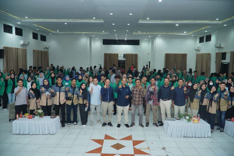 Dalam rangka mempersiapkan generasi muda sebagai agen perubahan untuk membangun negeri, PLN Batam menylenggarakan Kuliah Umum di Aula Universitas Ibnu Sina, Batam, Selasa (20/6). Foto: PLN Batam untuk INIKEPRI.COM
