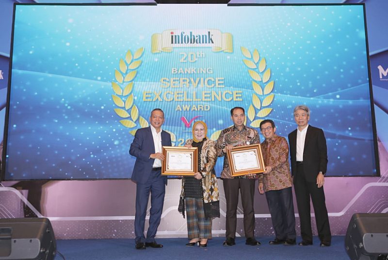 bank bjb berhasil menyabet tiga penghargaan dalam ajang Infobank-MRI Banking Service Excellence Recognition 2023. Foto: bank bjb untuk INIKEPRI.COM