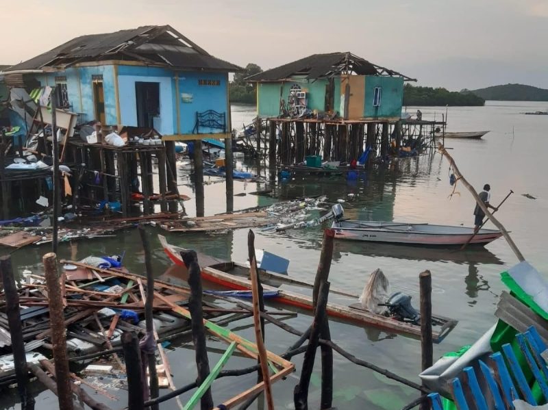 Angin puting beliung memporak-porandakan Pulau Kasu, Kecamatan Belakangpadang, Kota Batam, Sabtu (24/6) dinihari sekira pukul 02.00 WIB. Foto: INIKEPRI.COM