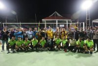 Gubernur Kepulauan Riau H. Ansar Ahmad berkunjung ke Kabupaten Lingga untuk menutup Turnamen Bola Voli Masyarakat Tajur Biru di Desa Tajur Biru, Lingga, pada Minggu (25/6). Foto: Diskominfo Tanjungpinang