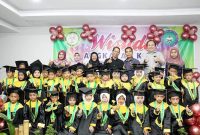 Wakil Wali Kota Batam Amsakar Achmad menghadiri acara Perpisahan PaudQu Permata Nabila Tahun Pelajaran 2022-2023 di Ballroom Hotel OS Style, Sagulung, Minggu (25/6/2023). Foto: MC Batam 