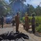 Pengerjaan semenisasi melalui program PISEW aspirasi Cen Sui Lan di Desa Sei Sebesi, Kecamatan Kundur, Kabupaten Karimun. Foto: Istimewa 