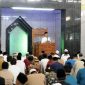 Wakil Wali Kota Batam Amsakar Achmad salat Idul Adha 1444 Hijriah bersama ribuan masyarakat di Masjid Baiturahman Sekupang, Kamis (29/6) pagi. Foto: MC Batam 