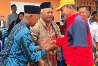 Gubernur Kepulauan Riau, H. Ansar Ahmad, bersilaturahmi bersama seluruh Kepala Desa Kecamatan Singkep Barat di Kantor Desa Sungai Harapan, Kabupaten Lingga, pada hari Sabtu (1/7). Foto: Diskominfo Kepri 