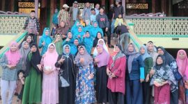 Wali Kota Tanjungpinang, Hj. Rahma, S.IP.,M.M, tidak pernah lelah mendatangi kampung ke kampung untuk berdialog dengan masyarakat. Kedatangan wali kota ini membawa berkah kepada masyarakat. Foto: Diskominfo Tanjungpinang 