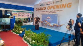 Wali Kota Tanjungpinang, Hj. Rahma,S.IP.,M.M, meresmikan laboratorium medis dan klinik pratama Kimia Farma yang terletak di Jalan Ahmad Yani, Pamedan, Kamis (13/7/2023). Foto: Diskominfo Tanjungpinang 