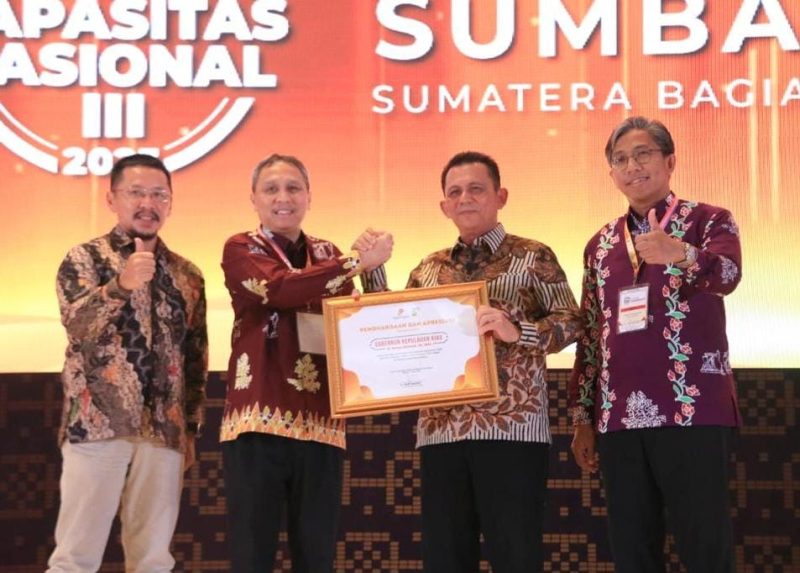 Gubernur Kepulauan Riau H. Ansar Ahmad mengucapkan terima kasih, apresiasi, dan penghargaan kepada SKK MIGAS atas terselenggaranya Closing Ceremony Forum Kapasitas Nasional III Tahun 2023 SKK MIGAS Wilayah Sumbagut, di Hotel Radisson Batam, Kamis (13/7/2023). Foto: Diskominfo Kepri 