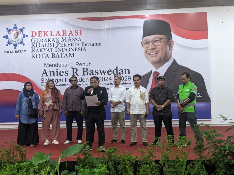 Pembacaan deklarasi Gema Kopri Kota Batam mendukung Anies Baswedan di Pilpres 2024 mendatang. Foto: INIKEPRI.COM 