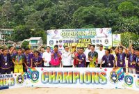 Gubernur Kepulauan Riau H.Ansar Ahmad menutup turnamen olahraga Piala Gubernur Kepri Tahun 2023 Zona Kabupaten Kepulauan Anambas untuk cabang voli, futsal dan sepakbola saat melakukan kunjungan kerja ke Kabupaten Kepulauan Anambas (KKA), Rabu (19/7/2023). Foto: Diskominfo Kepri