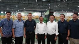 Menteri BKPM Bahlil Lahadalia saat berkunjung ke Xinyi Group. Foto: Instagram BKPM