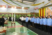 Gubernur Kepulauan Riau H. Ansar Ahmad mengukuhkan tiga organisasi sekaligus di Kabupaten Kepulauan Anambas, masing-masing Lembaga Koordinasi Kesejahteraan Sosial (LKKS), Ikatan Keluarga Alumni Universitas Riau (IKA UNRI) dan Ikatan Cendikiawan Muslim Indonesia (ICMI) periode 2023-2027 di Gedung BPMS, Tarempa, Kabupaten Kepulauan Anambas, Kamis (20/7/2023). Foto: Diskominfo Kepri 