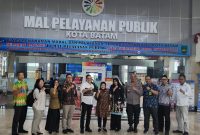 Deputi Bidang Pelayanan Publik Kementerian Pendayagunaan Aparatur Negara dan Reformasi Birokrasi (PANRB) Diah Natalisa dalam Peninjauan Penyelenggaraan MPP Digital di Kota Batam. Foto: KEMENPAN RB