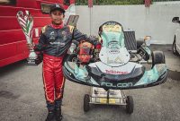 Pebalap gokart andalan Indonesia, Qarrar Firhand Ali menorehkan prestasi membanggakan di ajang internasional setelah tampil jadi juara dalam event Rok Cup Italy round 6 di Sirkuit Franciacorta Karting, kota Brescia, Italia, pada 23 Juli 2023. Foto: Instagram @Qarrar Firhand Ali 