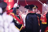 Gubernur Kepri Ansar Ahmad hadir secara langsung dalam Pengukuhan Guru Besar Tetap Bidang ilmu kepolisian Sekolah Tinggi Ilmu Kepolisian ( STIK) Lemdiklat Polri Komjen Pol Prof Petrus R. Golose, di Auditorium Mutiara STIK Lemdiklat Polri, Jakarta, Senin (24/7/2023). Foto: Diskominfo Kepri
