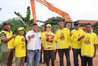 Cen Sui Lan, Anggota DPR RI dari Partai Golkar Dapil Kepulauan Riau, kembali menunjukkan kerja nyatanya  untuk kegiatan normalisasi penanganan banjir di Sungai Pelunggut Sagulung, Kota Batam. Foto: Istimewa 