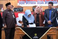 Dewan Perwakilan Rakyat Daerah (DPRD) Kota Tanjungpinang telah menggelar rapat paripurna Rancangan Peraturan Daerah (Ranperda) tentang Laporan Pertanggung Jawaban (LPJ) Pelaksanaan APBD tahun 2022 menjadi Peraturan Daerah (Perda). Foto: Diskominfo Tanjungpinang 