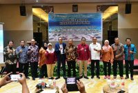 Sekretaris Daerah Provinsi Kepulauan Riau, Adi Prihantara, membuka acara Sosialisasi Peraturan Pemerintah Nomor 26 Tahun 2023 tentang Pengelolaan Hasil Sedimentasi Laut dan konsultasi publik terkait rancangan Peraturan Menteri Kelautan dan Perikanan tentang pelaksanaan PP 26 tahun 2023. Acara ini diadakan di Hotel Best Western Panbil, Batam, Selasa (25/7/2023). Foto: Diskominfo Kepri 