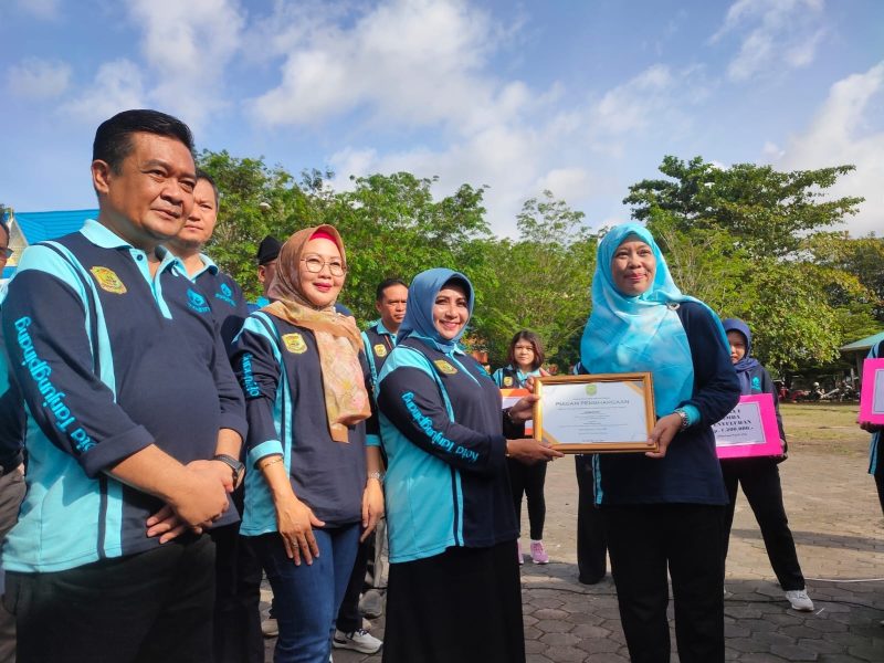 Pemerintah Kota Tanjungpinang melalui Dinas Kesehatan Pengendalian Penduduk dan Keluarga Berencana Kota Tanjungpinang melaksanakan jambore posyandu bagi kader posyandu se-Kota Tanjungpinang, di lapangan Terminal Bintan Center, Tanjungpinang Timur, Rabu (26/7/2023). Foto: Diskominfo Tanjungpinang 