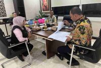 Kementerian Sosial Republik Indonesia menyampaikan apresiasi kepada Wali Kota Tanjungpinang Hj. Rahma, S.IP, MM yang telah menyampaikan langsung usulan baru penerima program Data Terpadu Kesejahteraan Sosial (DTKS), sebanyak 145 kepala keluarga, di Kota Tanjungpinang. Foto: Diskominfo Tanjungpinang 