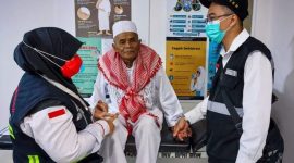 Petugas rekam medis Klinik Kesehatan Haji Indonesia (KKHI) Madinah Enjang Nurdiansyah mengaku bangga bisa terlibat penugasan sebagai Panitia Penyelenggara Ibadah Haji (PPIH) Bidang Kesehatan di Arab Saudi. Foto: Istimewa 