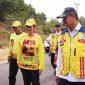 Anggota DPR RI dari Partai Golkar Dapil Kepulauan Riau Cen Sui Lan meresmikan jalan pemakaman di Sawang, Kundur, Kabupaten Karimun. Foto: Istimewa 
