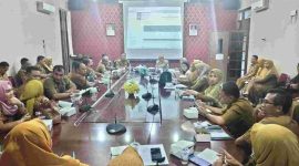 Dinas Kesehatan Pengendalian Penduduk dan Keluarga Berencana Kota Tanjungpinang menggelar rapat koordinasi dan evaluasi pelaksanaan percepatan penurunan stunting di kota Tanjungpinang. Foto: Diskominfo Tanjungpinang 