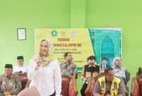 Anggota DPR RI dari Partai Golkar Dapil Kepulauan Riau Cen Sui Lan saat melakukan kunjungan kerja reses di MAN Karimun. Foto: Istimewa 