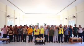 Cen Sui Lan, Anggota DPR RI dari Partai Golkar Dapil Kepulauan Riau, akan mengalokasikan dana aspirasi pada tahun anggaran 2024 mendatang sebesar Rp25 miliar guna revitalisasi kawasan Paya Togok Islamic Center Kundur. Selain kepentingan pengamanan pantai dekat Islamic Center dari abrasi, juga penataan kawasan pusat keislaman di Karimun tadi. Foto: Istimewa 