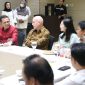 Gubernur Kepulauan Riau H. Ansar Ahmad memimpin langsung rapat koordinasi terkait kunjungan lapangan untuk pembangunan Jembatan Batam - Bintan (Babin), bersama Tim Asian Infrastructure Investment Bank (AIIB) asal Tiongkok, di Hotel Best Western Premier Panbil Batam, Rabu (2/8/2023). Foto: Diskominfo Kepri 