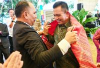 Gubernur Kepulauan Riau H. Ansar Ahmad menghadiri perayaan ulang tahun ke-40 Gereja HKBP Rogate Kijang yang berlangsung di Kelurahan Kijang Kota, Kecamatan Bintan Timur, Kabupaten Bintan pada Minggu (6/8/2023). Foto: Diskominfo Kepri 