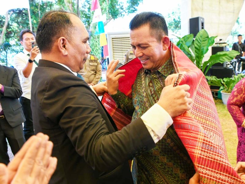 Gubernur Kepulauan Riau H. Ansar Ahmad menghadiri perayaan ulang tahun ke-40 Gereja HKBP Rogate Kijang yang berlangsung di Kelurahan Kijang Kota, Kecamatan Bintan Timur, Kabupaten Bintan pada Minggu (6/8/2023). Foto: Diskominfo Kepri 