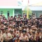 Wakil Wali Kota Batam Amsakar Achmad, saat membuka kegiatan Ekstrakurikuler Pramuka Minah untuk Tahun Pelajaran 2023/2024, sekaligus memperingati Hari Jadi Pramuka ke-62 di MI Nurul Amanatul Haq, Sabtu (12/8/2023). Foto: INIKEPRI.COM 