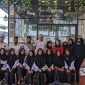 Ketua umum DPP GARPU Pietra M Paloh berfoto bersama siswa dan ustaz Madrasah Aliyah An-Ni'mah. Foto: INIKEPRI.COM 