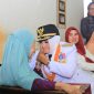 Wali Kota Tanjungpinang, Hj. Rahma melaksanakan kunjungan silaturahmi ke kediaman beberapa veteran, Kamis (17/8). Foto: Diskominfo Tanjungpinang 
