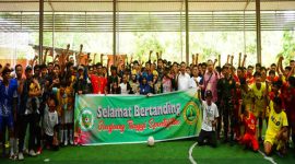 Wali Kota Tanjungpinang, Hj Rahma, S.IP.,M.M, membuka secara resmi turnamen futsal Gempas Cup 2023 di lapangan Planet Futsal, Jalan Engku Putri Tanjungpinang, Sabtu (19/8/2023). Foto: Diskominfo Tanjungpinang 