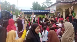 Erwan Bachrani di acara jalan dan senam sehat. Foto: INIKEPRI.COM 
