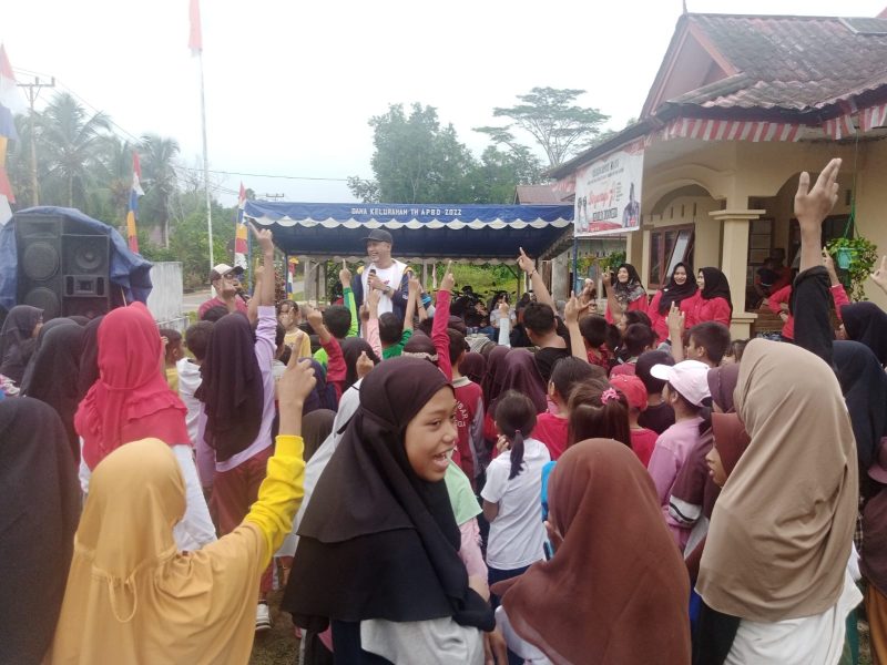 Erwan Bachrani di acara jalan dan senam sehat. Foto: INIKEPRI.COM 