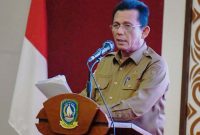 Gubernur Kepulauan Riau H. Ansar Ahmad mengajak seluruh Aparatur Sipil Negara (ASN) di daerahnya untuk menerapkan nilai-nilai dasar ASN BerAKHLAK, yaitu Berorientasi Pelayanan, Akuntabel, Kompeten, Harmonis, Loyal, Adaptif, dan Kolaboratif. Hal ini disampaikan dalam acara Webinar “Ngopi Time” Series #10 BerAkhlak Series : Harmonis yang diselenggarakan oleh Badan Pengembangan Sumber Daya Manusia (BPSDM) Provinsi Kepri secara daring, Rabu (23/8/2023). Foto: Diskominfo Kepri 