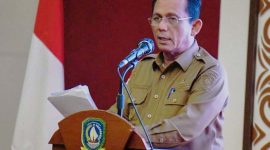 Gubernur Kepulauan Riau H. Ansar Ahmad mengajak seluruh Aparatur Sipil Negara (ASN) di daerahnya untuk menerapkan nilai-nilai dasar ASN BerAKHLAK, yaitu Berorientasi Pelayanan, Akuntabel, Kompeten, Harmonis, Loyal, Adaptif, dan Kolaboratif. Hal ini disampaikan dalam acara Webinar “Ngopi Time” Series #10 BerAkhlak Series : Harmonis yang diselenggarakan oleh Badan Pengembangan Sumber Daya Manusia (BPSDM) Provinsi Kepri secara daring, Rabu (23/8/2023). Foto: Diskominfo Kepri 