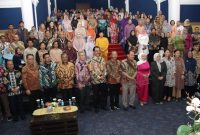 Universitas Batam (UNIBA) memiliki rektor yang juga guru besar manajemen sumber daaya manusia (SDM) yang baru periode 2023 - 2027, yang nantinya akan mengisi 'kursi penting' di perguruan tinggi tersebut guna mencapai visi dan misi mereka. Guru besar tersebut adalah Prof. Indrayani S.E., M.M., Ph.D. Foto: INIKEPRI.COM 