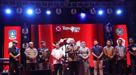 Event pariwisata Tanjungpinang Fest 2023 resmi dibuka oleh Sekretaris Deputi Bidang Pengembangan Destinasi dan Infrastruktur Kementrian Pariwisata dan Ekonomi Kreatif Republik Indonesia didampingi oleh Wakil Wali Kota Tanjungpinang, Endang Abdulah, S.Kp,M.Si di area pelataran Jl.Merdeka Tanjungpinang, Sabtu (26/8/2023). Foto: Diskominfo Tanjungpinang 
