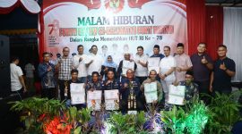Wali Kota Tanjungpinang, Hj. Rahma, S.IP.,M.M, menghadiri malam hiburan Forum RT RW se-Kecamatan Bukit Bestari di halaman kantor kecamatan setempat, Selasa (29/8/2023). Foto: Diskominfo Tanjungpinang 
